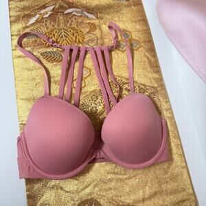 Victoria’s Secret PINK Wear Everywhere Push-up Bra 32C Front Close Clip 3024